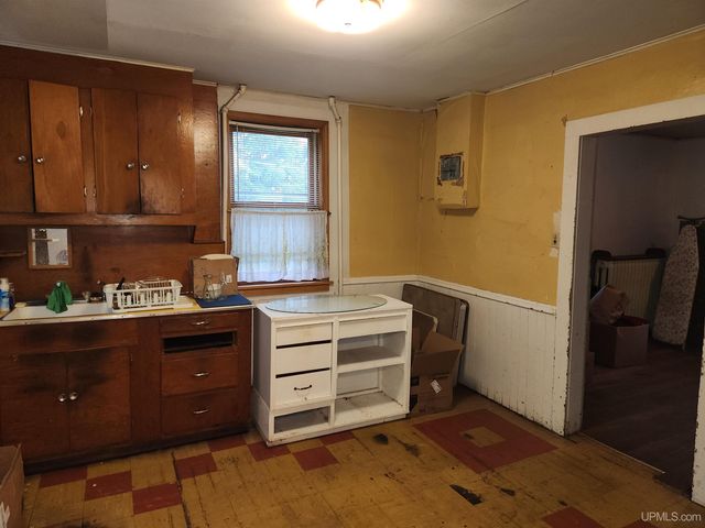 19575 Ingot Street, Hancock, MI 49930