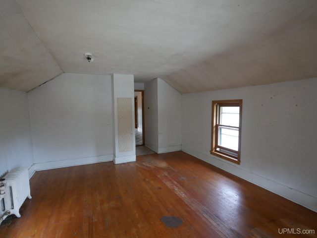 19575 Ingot Street, Hancock, MI 49930