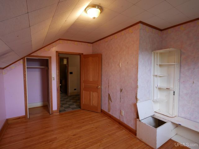 19575 Ingot Street, Hancock, MI 49930