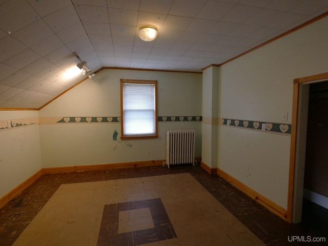 19575 Ingot Street, Hancock, MI 49930