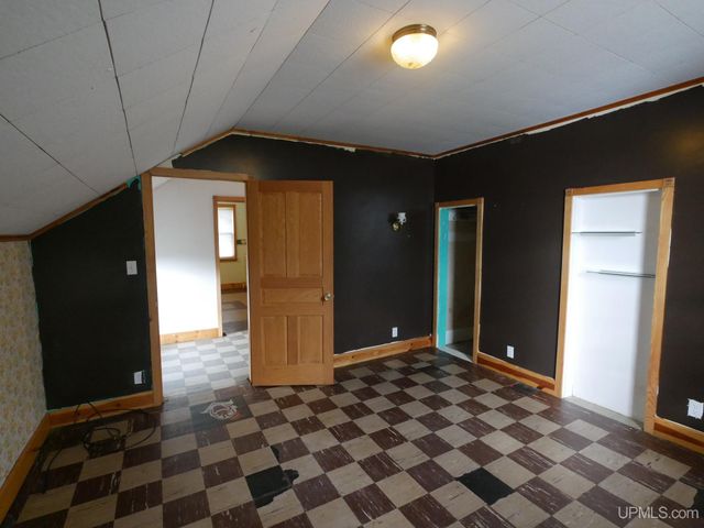 19575 Ingot Street, Hancock, MI 49930