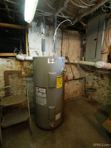 19575 Ingot Street, Hancock, MI 49930