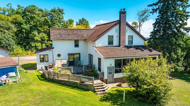 19575 Ingot Street, Hancock, MI 49930