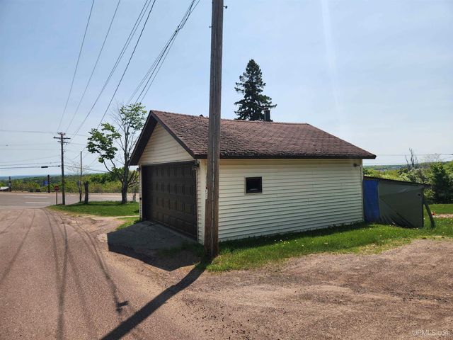 19575 Ingot Street, Hancock, MI 49930