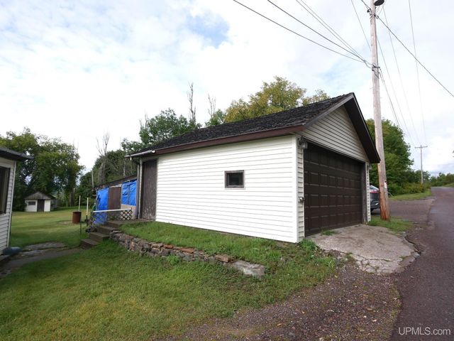 19575 Ingot Street, Hancock, MI 49930