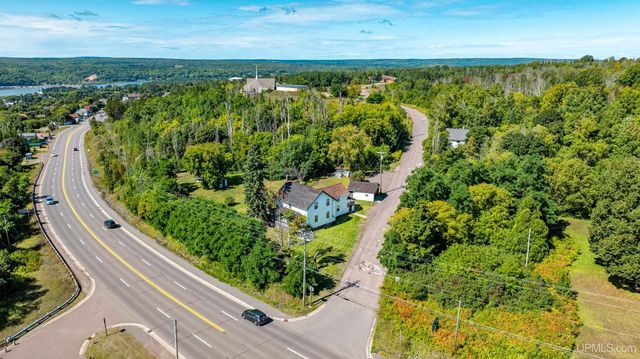 19575 Ingot Street, Hancock, MI 49930