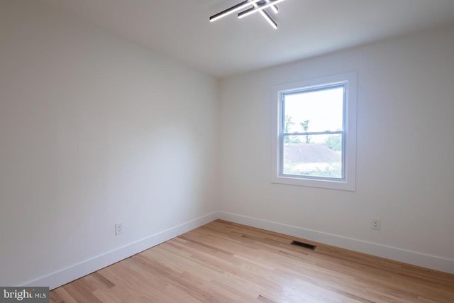 6233 ADDISON RD, Capitol Heights, MD 20743