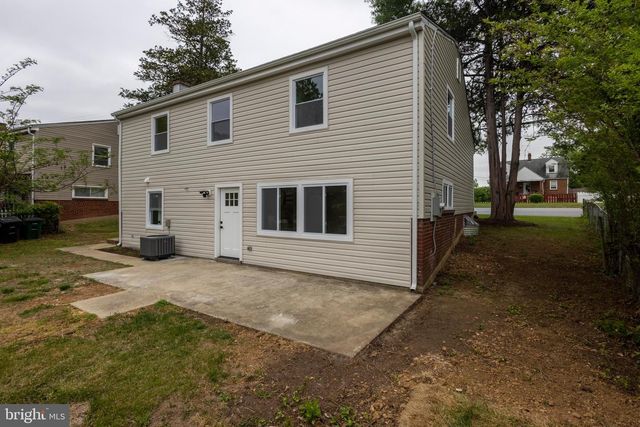 6233 ADDISON RD, Capitol Heights, MD 20743