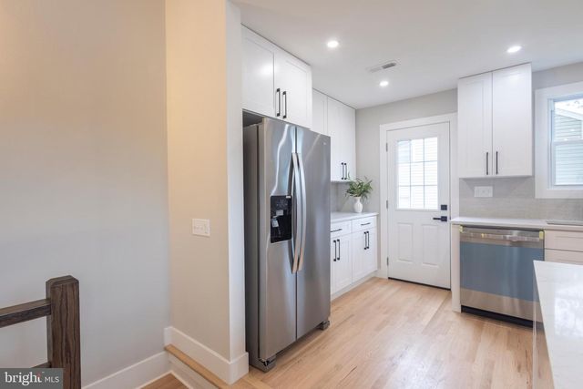 6233 ADDISON RD, Capitol Heights, MD 20743
