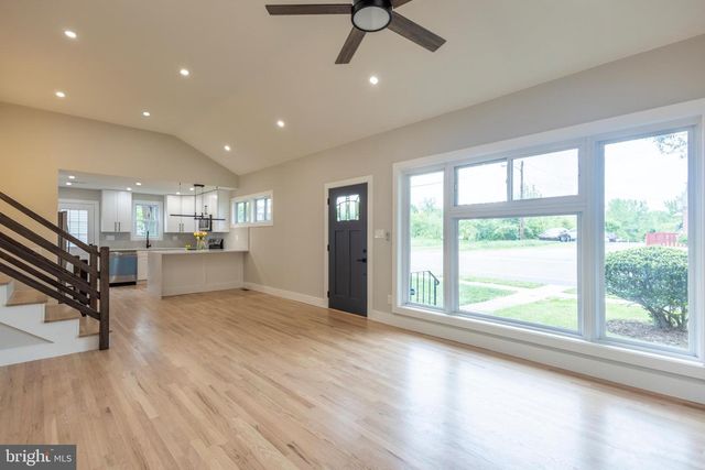 6233 ADDISON RD, Capitol Heights, MD 20743