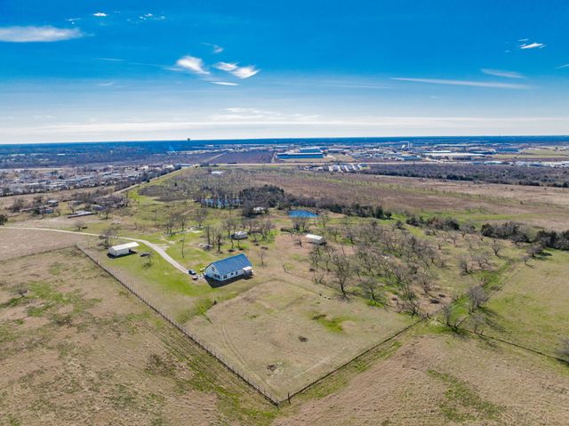 2502 W Moore, Terrell, TX 75160