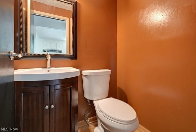 579 Willow Drive SE, Warren, OH 44484