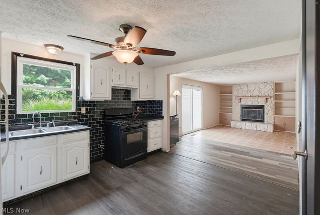 579 Willow Drive SE, Warren, OH 44484