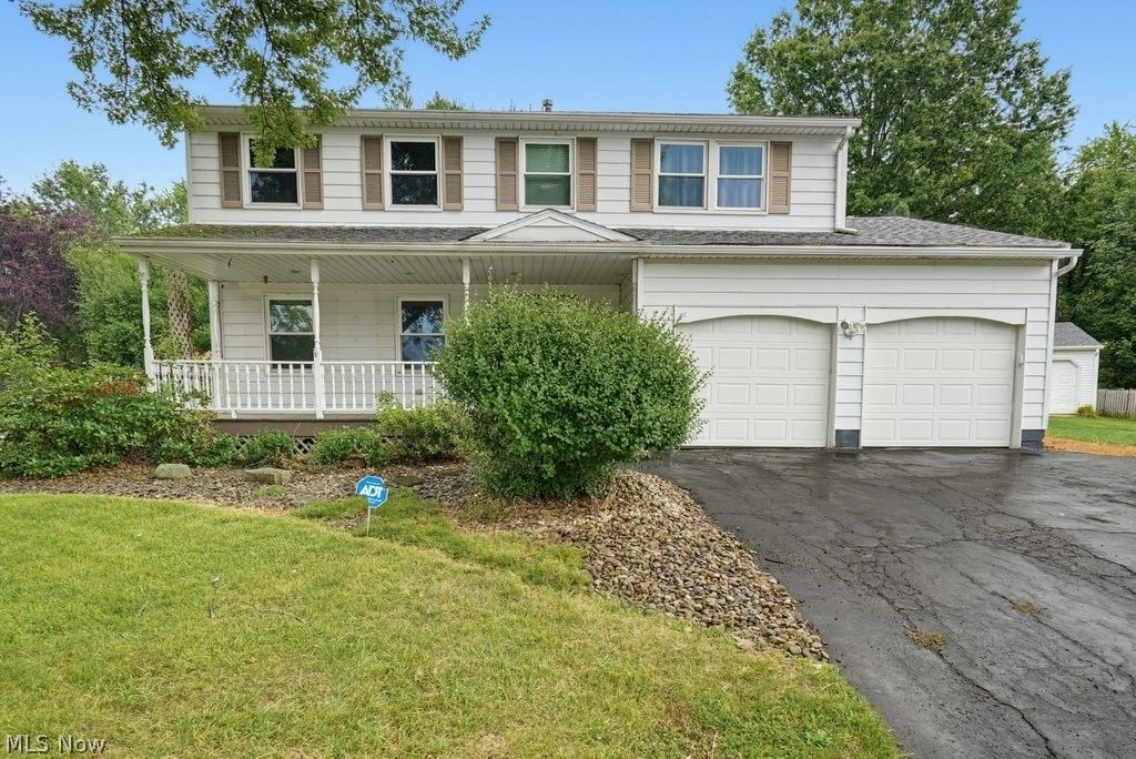 579 Willow Drive SE, Warren, OH 44484