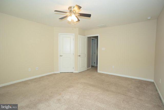 75 VILLAGE GREEN LN, Sicklerville, NJ 08081