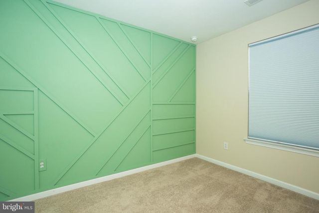 75 VILLAGE GREEN LN, Sicklerville, NJ 08081