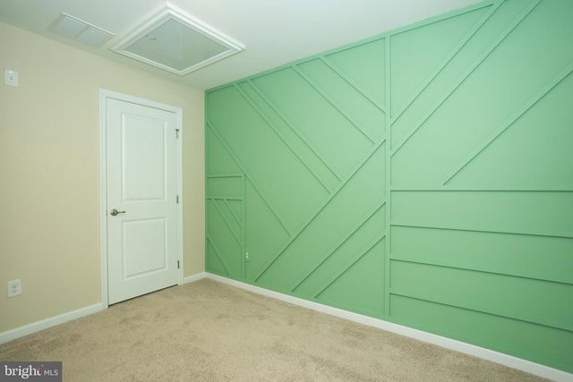 75 VILLAGE GREEN LN, Sicklerville, NJ 08081