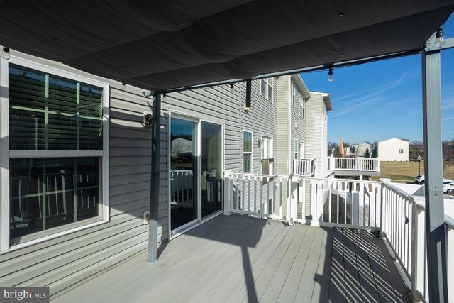 75 VILLAGE GREEN LN, Sicklerville, NJ 08081