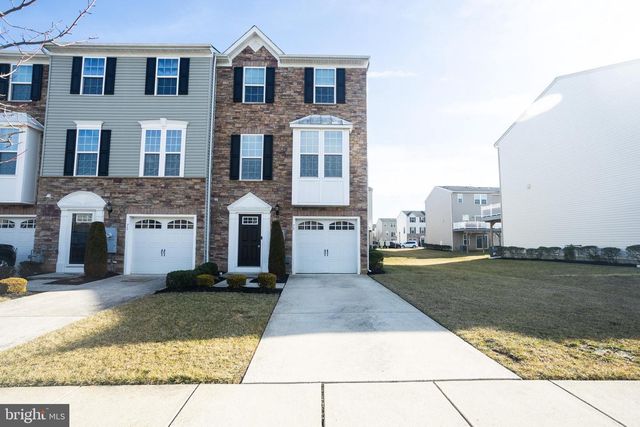 75 VILLAGE GREEN LN, Sicklerville, NJ 08081