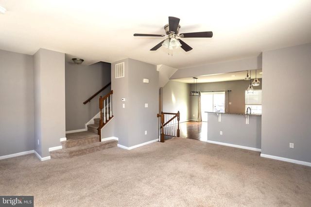 75 VILLAGE GREEN LN, Sicklerville, NJ 08081