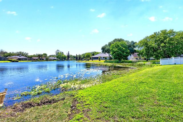 1047 WILLA LAKE CIRCLE, Oviedo, FL 32765