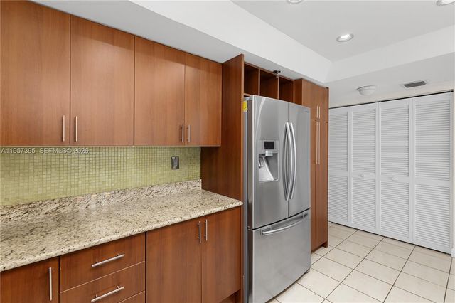 520 W Brickell Key Dr A619, Miami, FL 33131