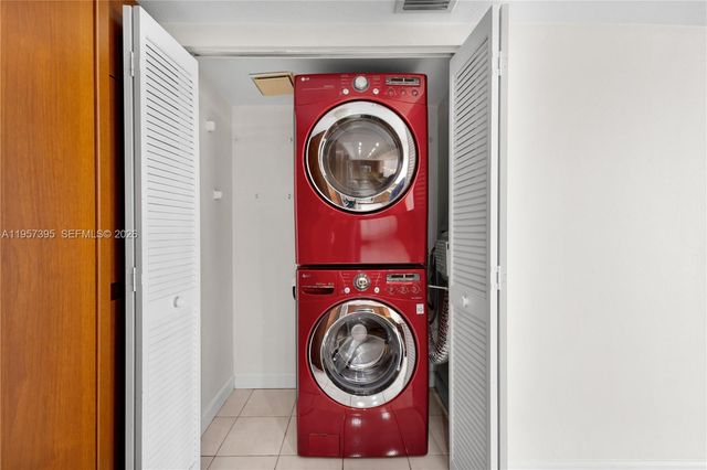 520 W Brickell Key Dr A619, Miami, FL 33131