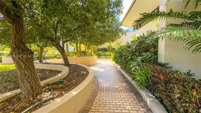 520 W Brickell Key Dr A619, Miami, FL 33131