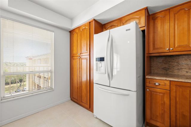 9000 COMMODORE DRIVE 604, Seminole, FL 33776