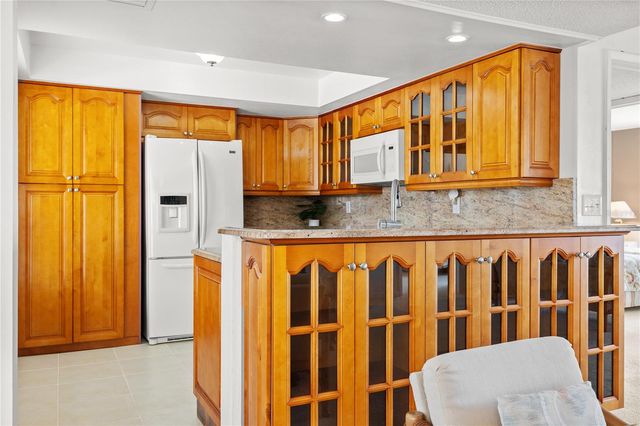 9000 COMMODORE DRIVE 604, Seminole, FL 33776