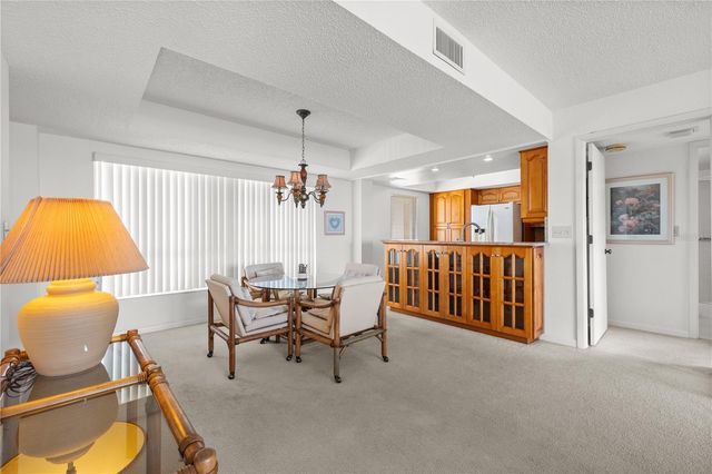 9000 COMMODORE DRIVE 604, Seminole, FL 33776