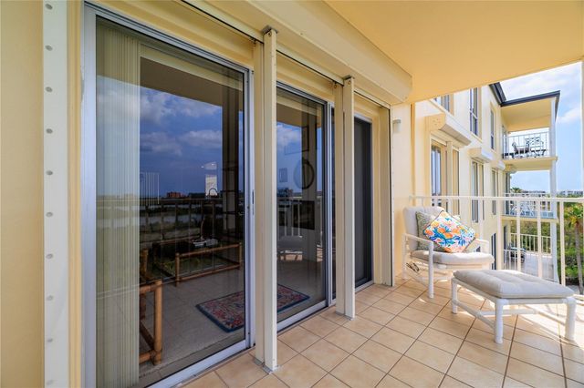 9000 COMMODORE DRIVE 604, Seminole, FL 33776