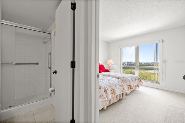 9000 COMMODORE DRIVE 604, Seminole, FL 33776