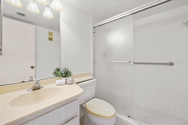 9000 COMMODORE DRIVE 604, Seminole, FL 33776