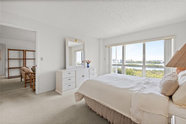 9000 COMMODORE DRIVE 604, Seminole, FL 33776