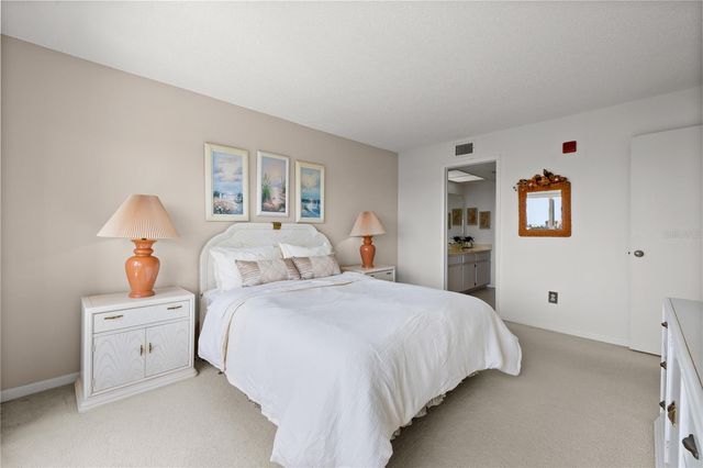 9000 COMMODORE DRIVE 604, Seminole, FL 33776