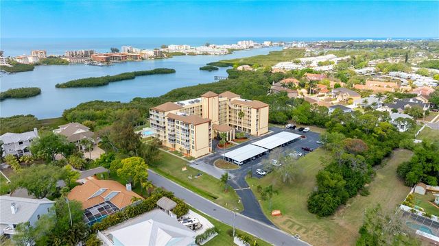 9000 COMMODORE DRIVE 604, Seminole, FL 33776