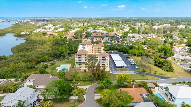 9000 COMMODORE DRIVE 604, Seminole, FL 33776