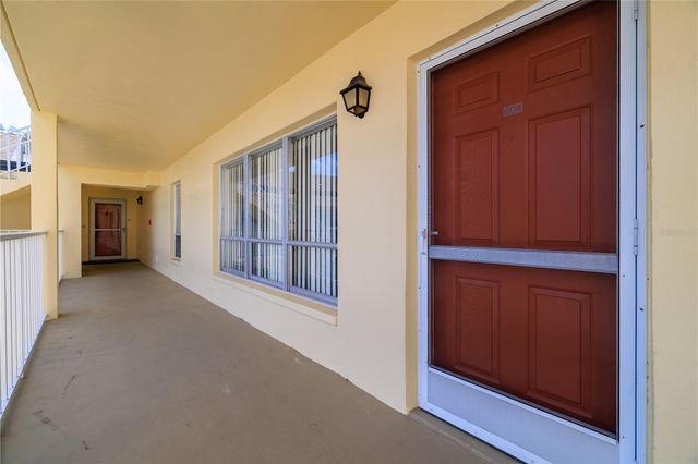 9000 COMMODORE DRIVE 604, Seminole, FL 33776