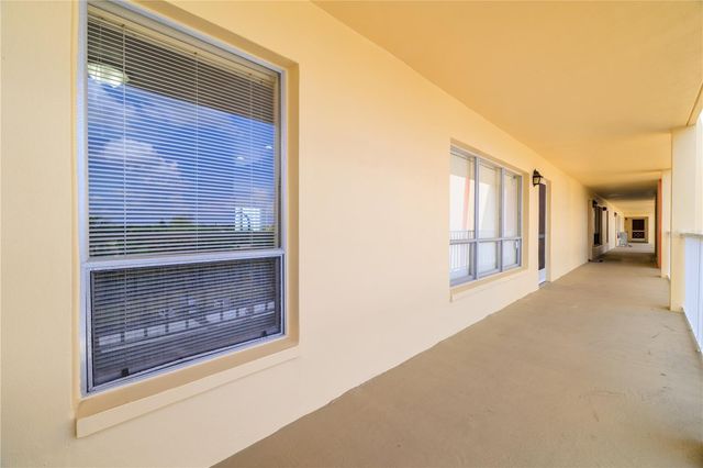 9000 COMMODORE DRIVE 604, Seminole, FL 33776