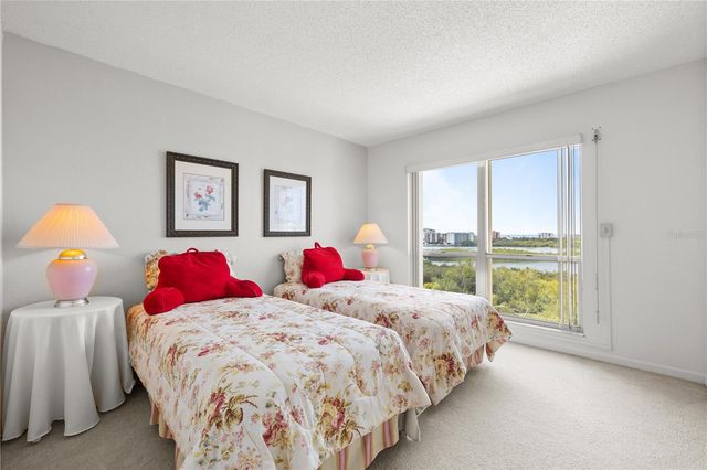 9000 COMMODORE DRIVE 604, Seminole, FL 33776