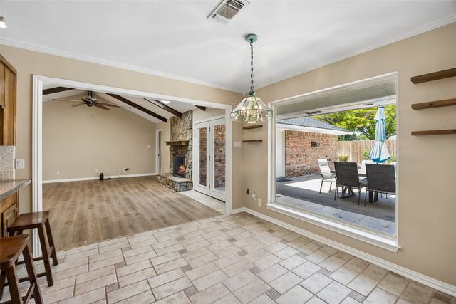 905 Bert Drive, Arlington, TX 76012