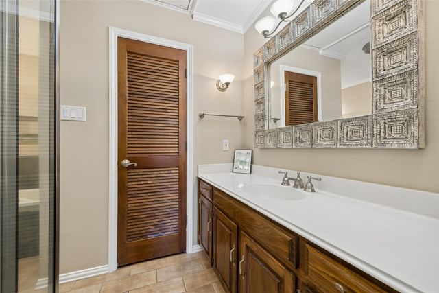 905 Bert Drive, Arlington, TX 76012