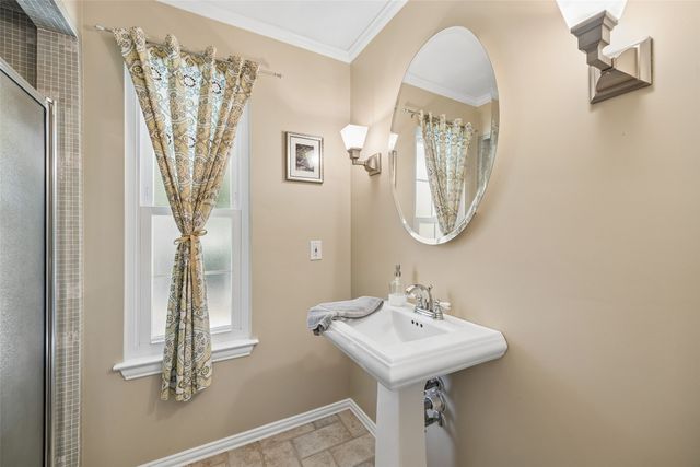 905 Bert Drive, Arlington, TX 76012