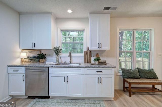 27 Carrington Trace NE, Cartersville, GA 30121