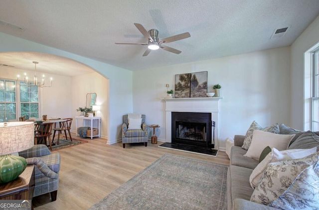 27 Carrington Trace NE, Cartersville, GA 30121