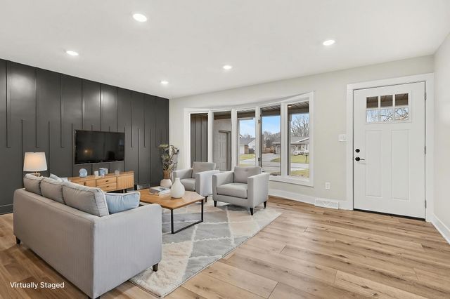 8134 Birchwood Avenue, Jenison, MI 49428