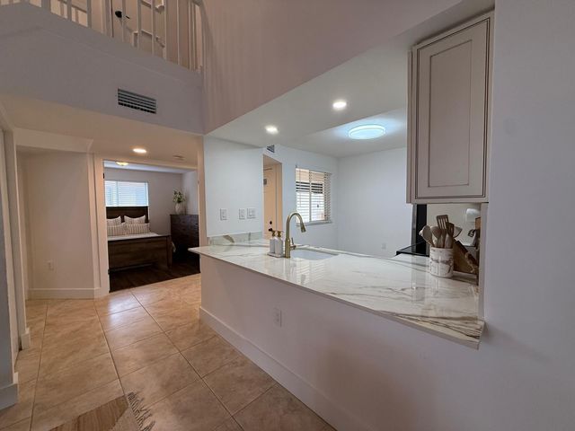 16206 Glenmoor Drive 206, West Palm Beach, FL 33409