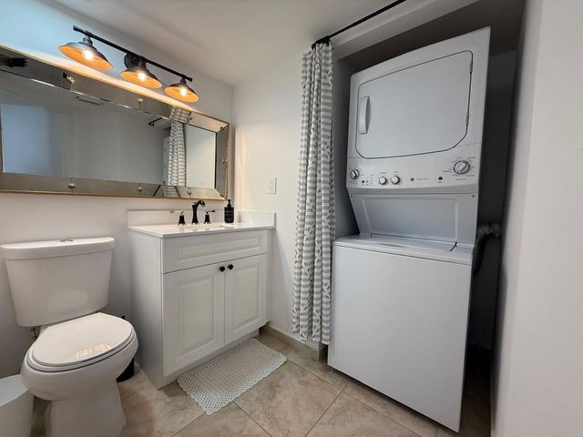 16206 Glenmoor Drive 206, West Palm Beach, FL 33409