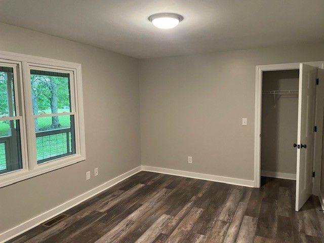 6604 Rock Creek Rd, Tullahoma, TN 37388